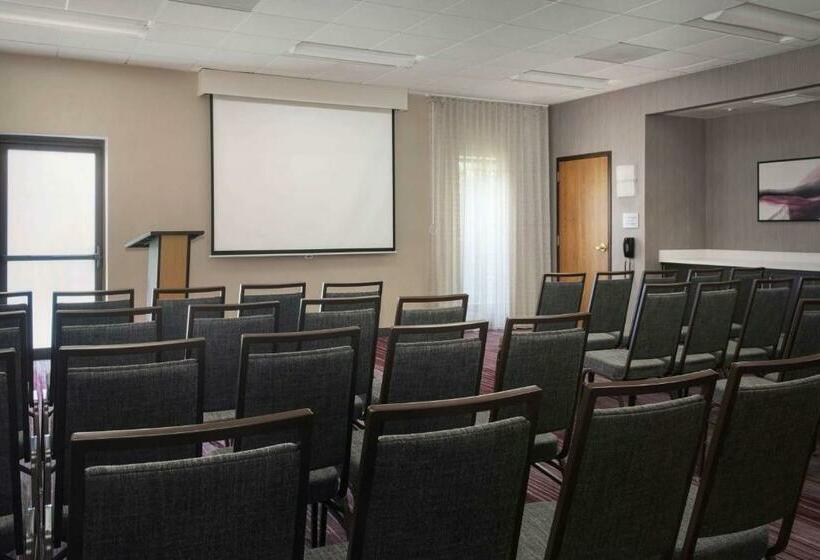 Отель Sonesta Select Boston Stoughton