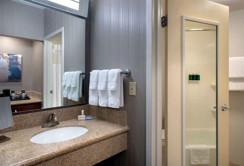 Отель Sonesta Select Boston Stoughton