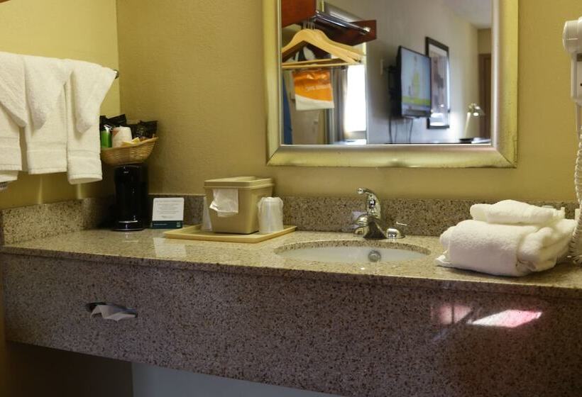 모텔 Quality Inn Columbuseast