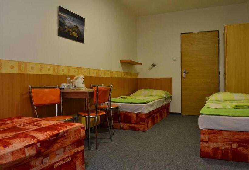 Hostel Děčín Na Skřivánce