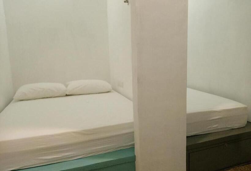 هتل Beds In Garden Hostel Sdn Bhd