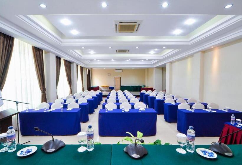 Daima Hotel Padang