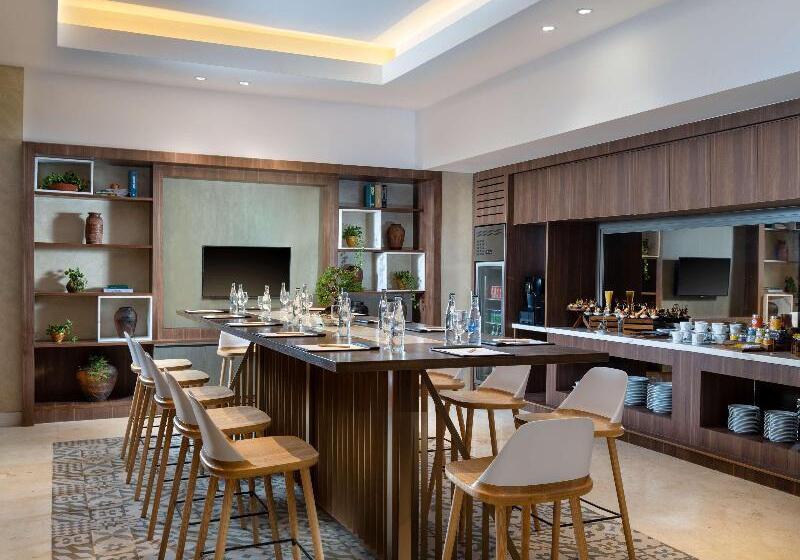 בית מלון כפרי Doubletree By Hilton Surabaya