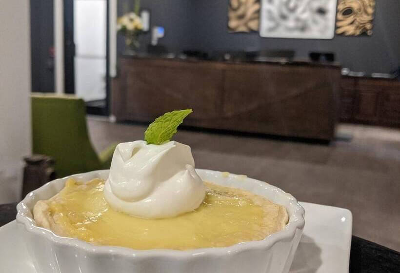 فندق Raven Inn Whitehorse