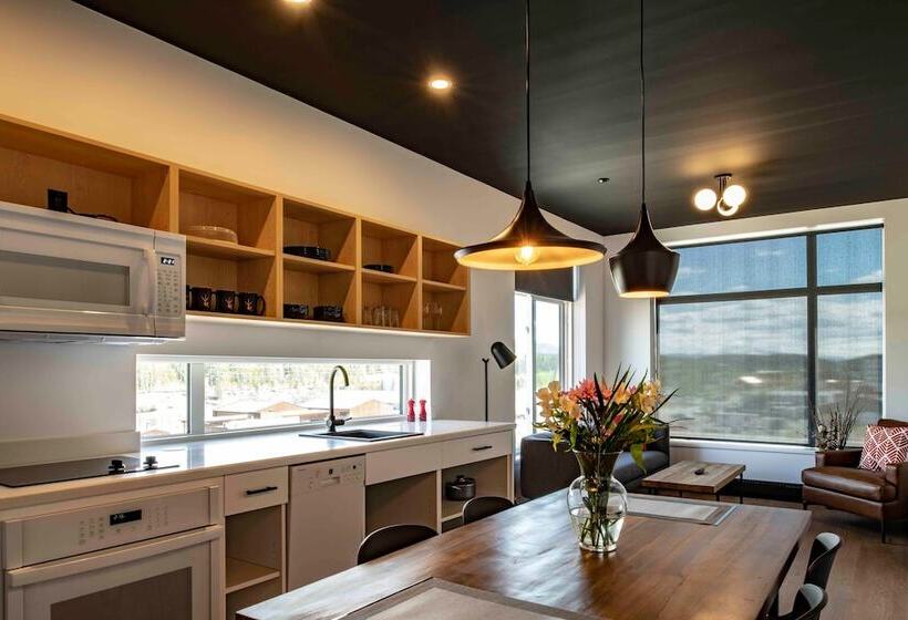 فندق Raven Inn Whitehorse