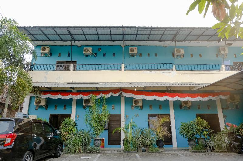 فندق Oyo 1784 Hj. Aniek Residence