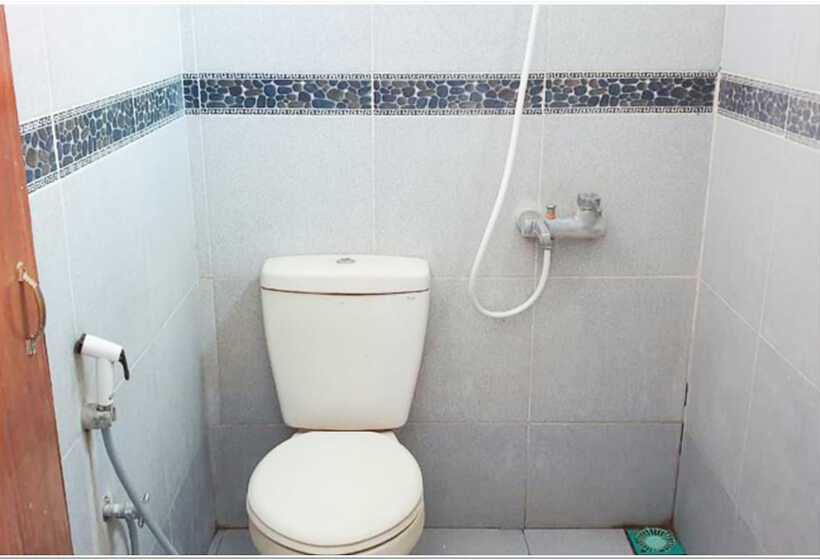 فندق Reddoorz Near Bojonegoro Train Station