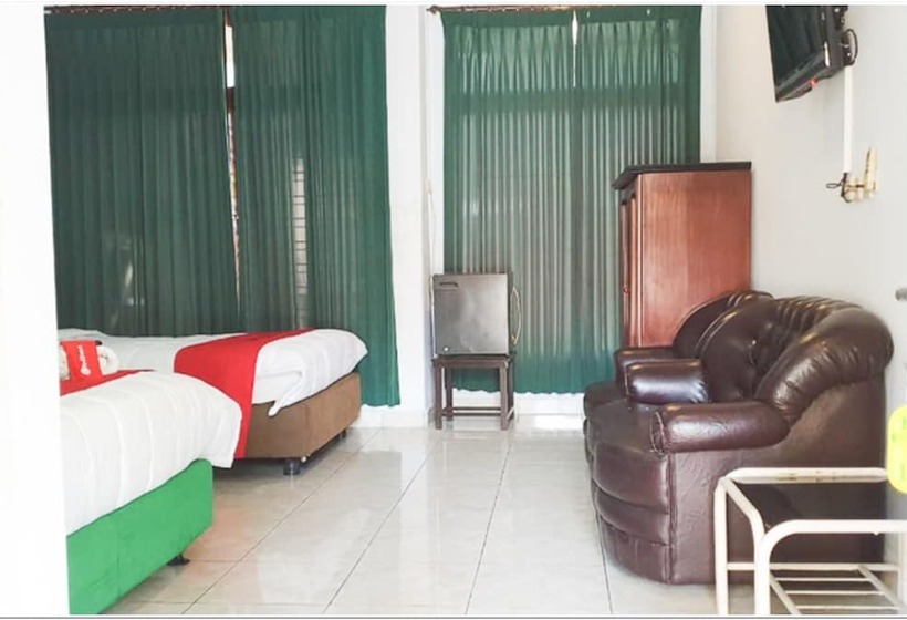 فندق Reddoorz Near Bojonegoro Train Station