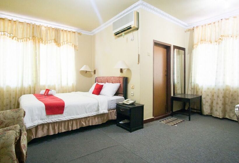 בית מלון כפרי Reddoorz Plus Near Pelabuhan Bitung