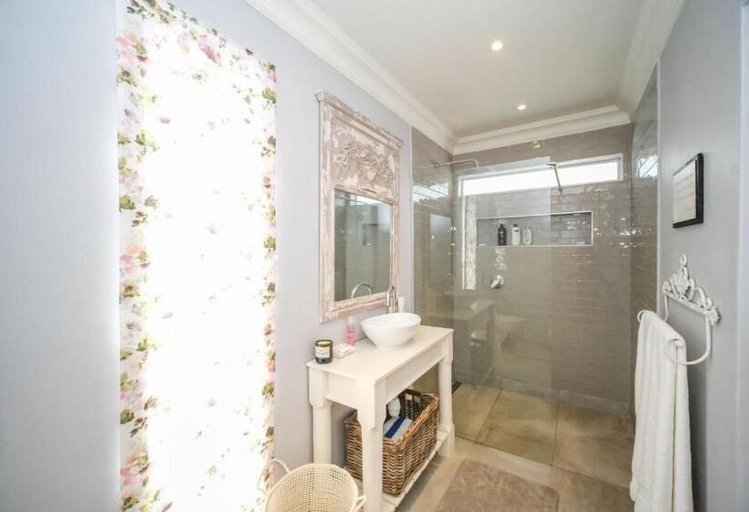 پانسیون 182 Old Transkei Road