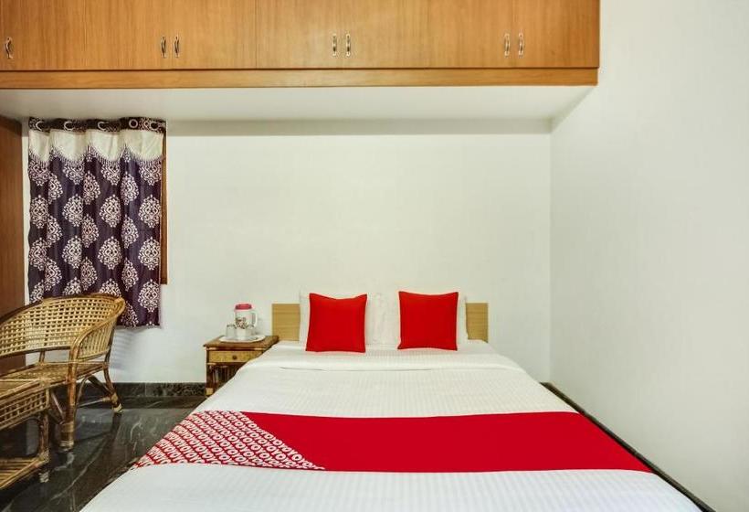 בית מלון כפרי Oyo 60246 Viji Bharathi Guest House