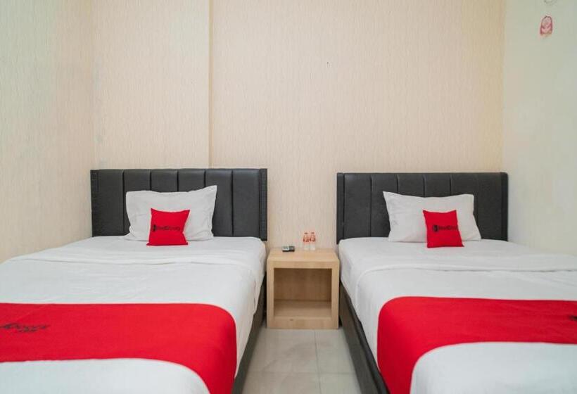 هتل Reddoorz Near Flyover Arjosari Malang