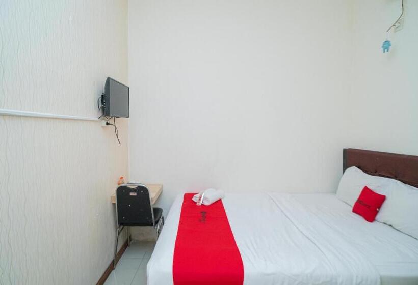 هتل Reddoorz Near Flyover Arjosari Malang