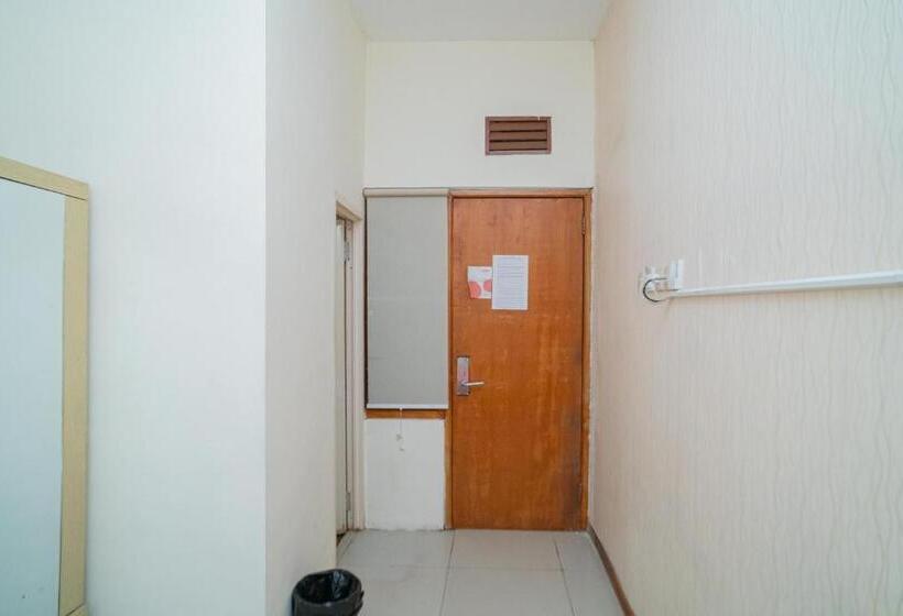 هتل Reddoorz Near Flyover Arjosari Malang