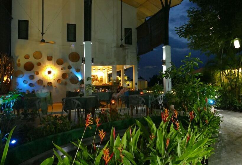 هتل Sanjana Resort And Spa