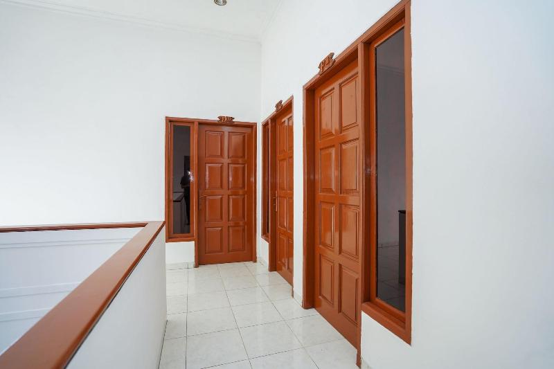 هتل Oyo 1281 Home Stay 83