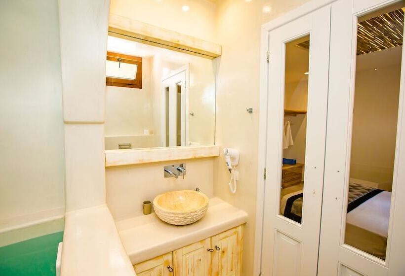 Perla Nera Suites