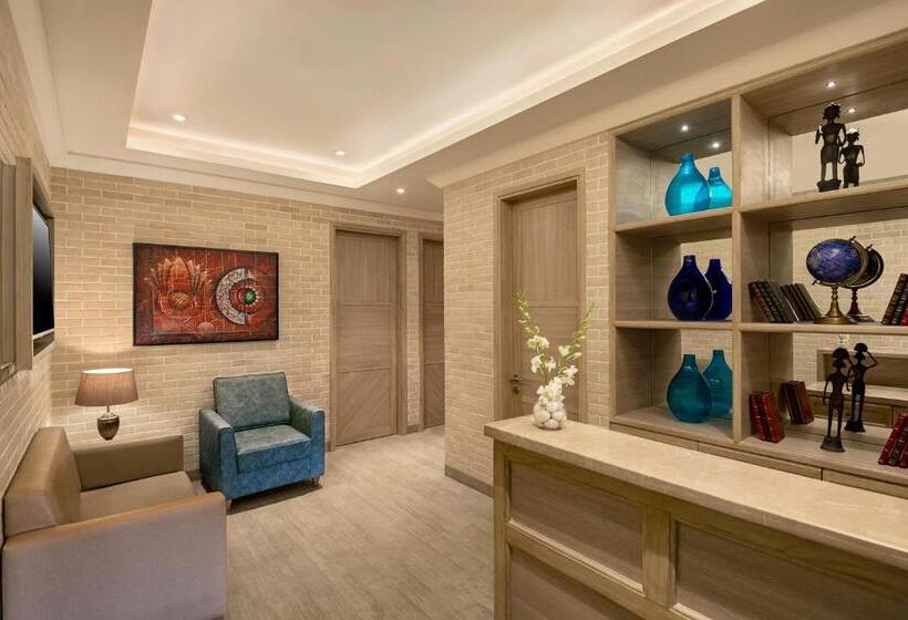 Отель Lemon Tree Premier New Town Kolkata