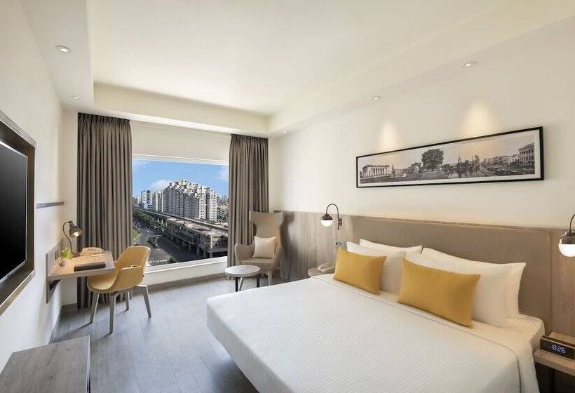 Отель Lemon Tree Premier New Town Kolkata