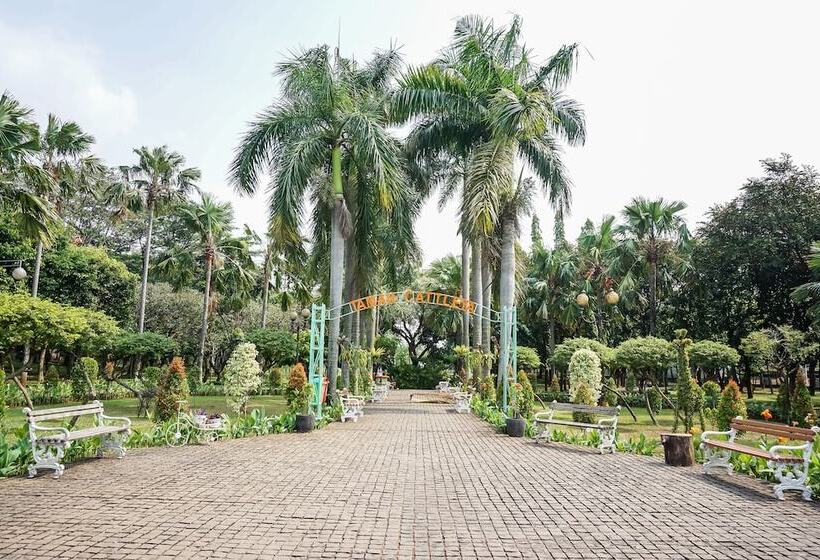 هتل Oyo Flagship 755 Appartel Grand Dhika City