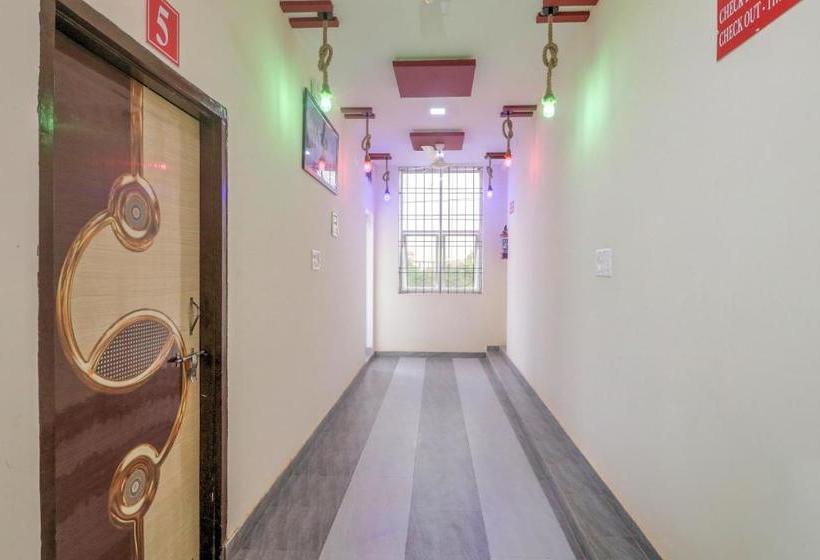 ホテル Spot On 49182  The Royal King Spot