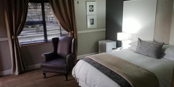 פנסיון Gold Crest Guesthouse