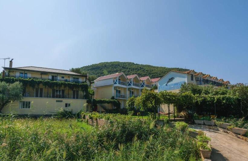 هتل Studio Timotheos