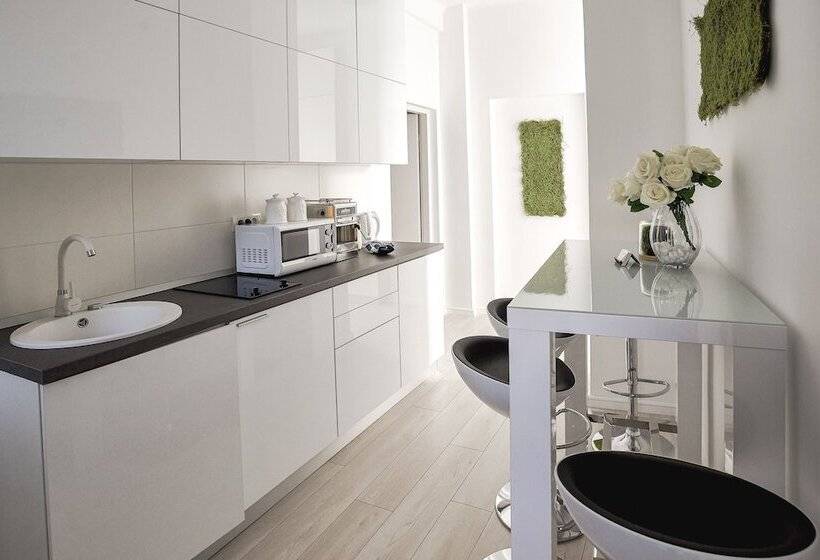 Metropole Apartments Old Town