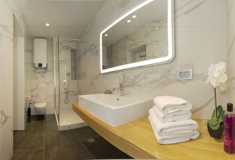 پانسیون Luxury Rooms Paula