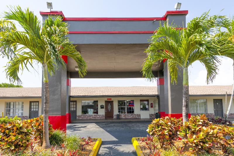 בית מלון כפרי Americas Best Inn Pompano Beach