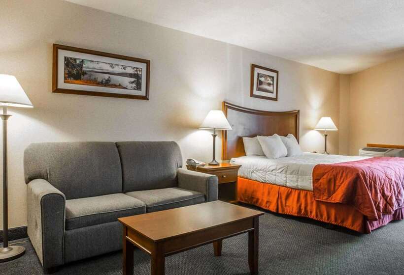 هتل Clarion Inn & Suites At The Outlets Of Lake George