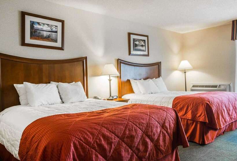 هتل Clarion Inn & Suites At The Outlets Of Lake George