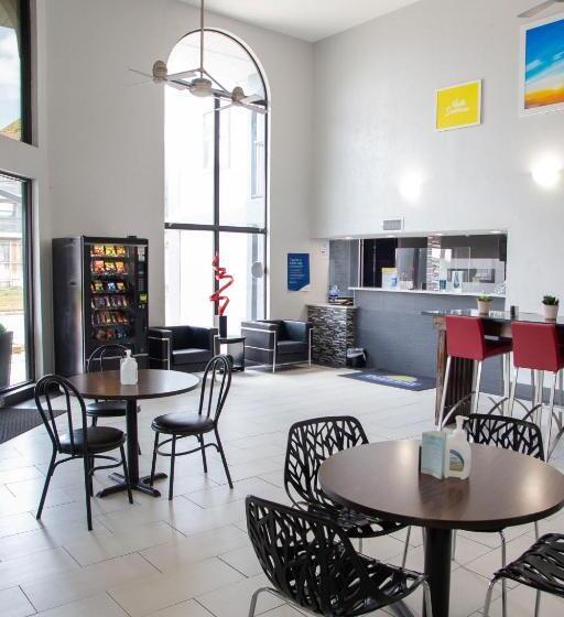 هتل Days Inn By Wyndham Amarillo  Medical Center