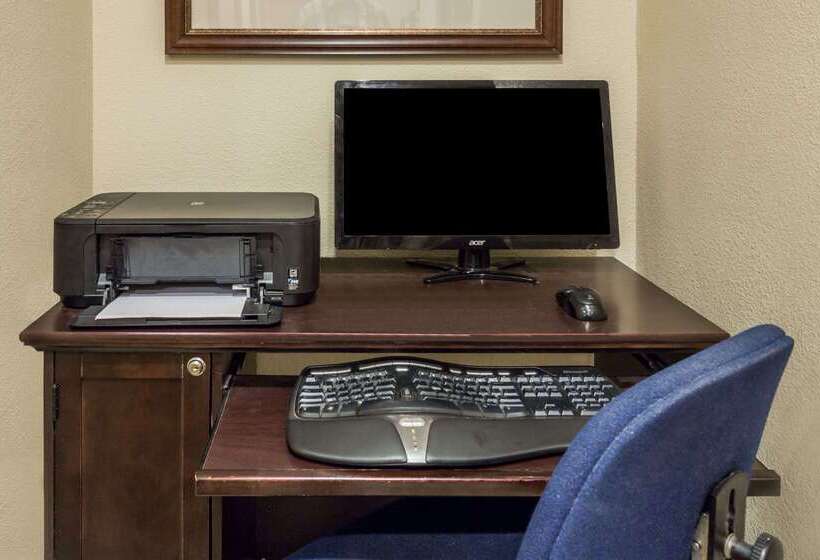 هتل Days Inn By Wyndham Colorado Springs Air Force Academy