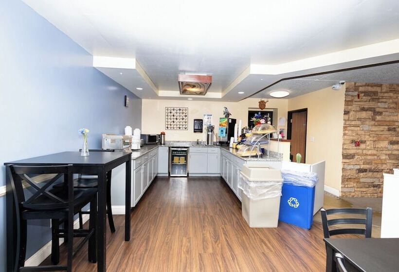 هتل Days Inn By Wyndham Dayton Huber Heights Northeast