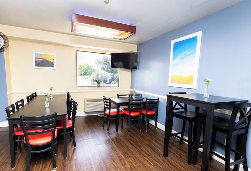 هتل Days Inn By Wyndham Dayton Huber Heights Northeast