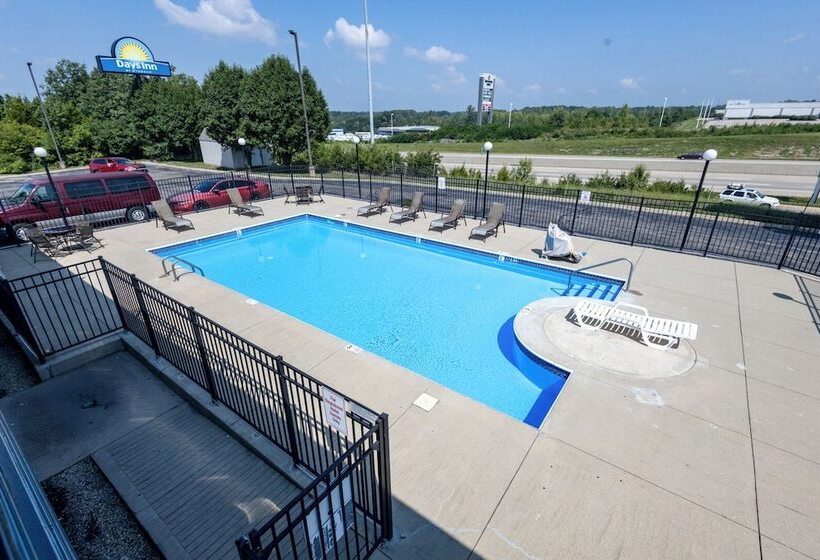 هتل Days Inn By Wyndham Dayton Huber Heights Northeast