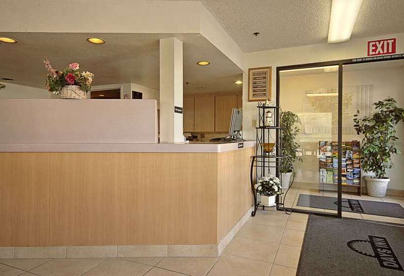 هتل Days Inn By Wyndham Fresno South
