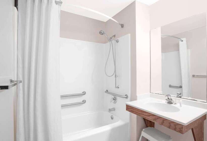 호텔 Days Inn By Wyndham Madison Ne/windsor