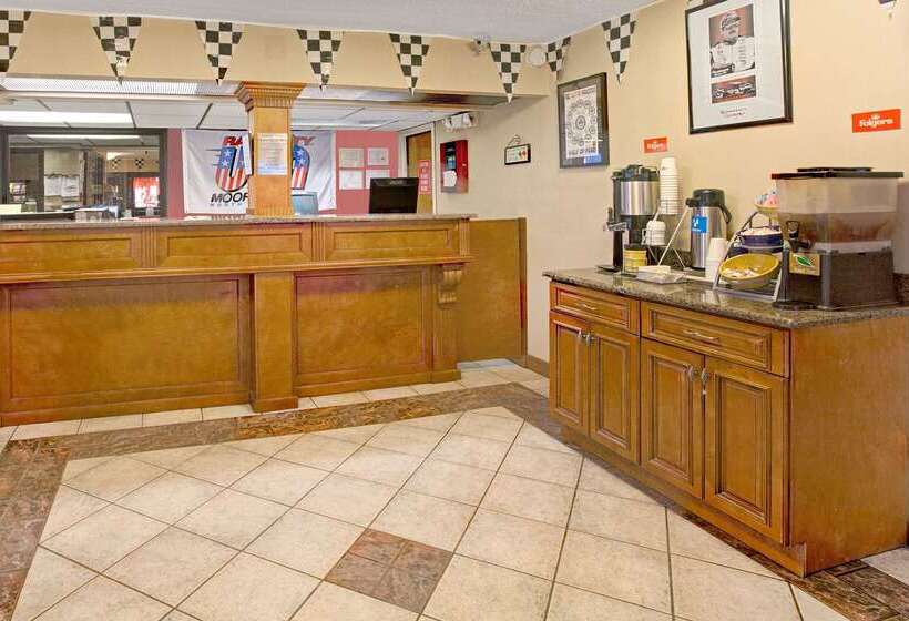 ホテル Days Inn By Wyndham Mooresville Lake Norman