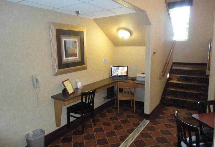 هتل Days Inn By Wyndham Rapid City