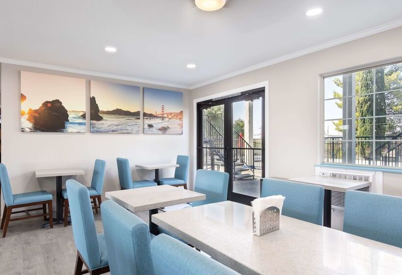 בית מלון כפרי Days Inn By Wyndham Red Bluff