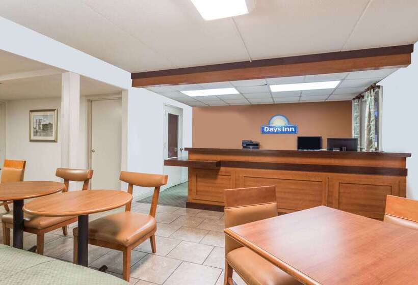 בית מלון כפרי Days Inn By Wyndham Tappahannock