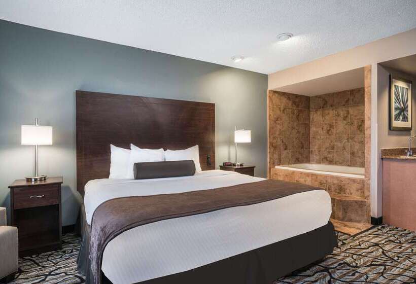 هتل Days Inn & Suites By Wyndham Wausau