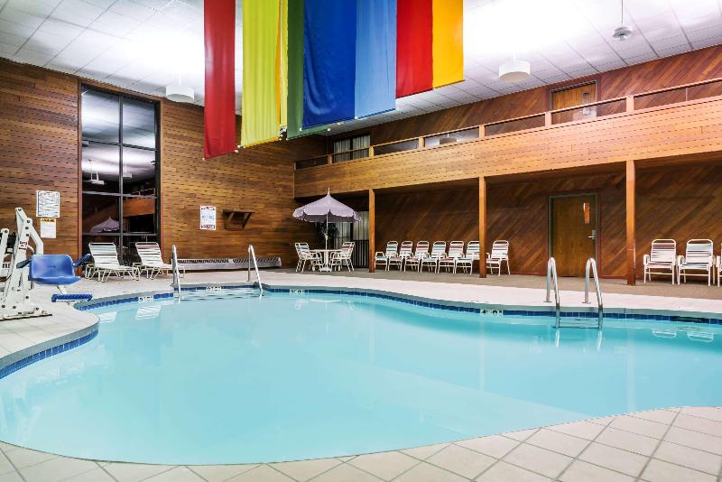 هتل Days Inn & Suites By Wyndham Wausau