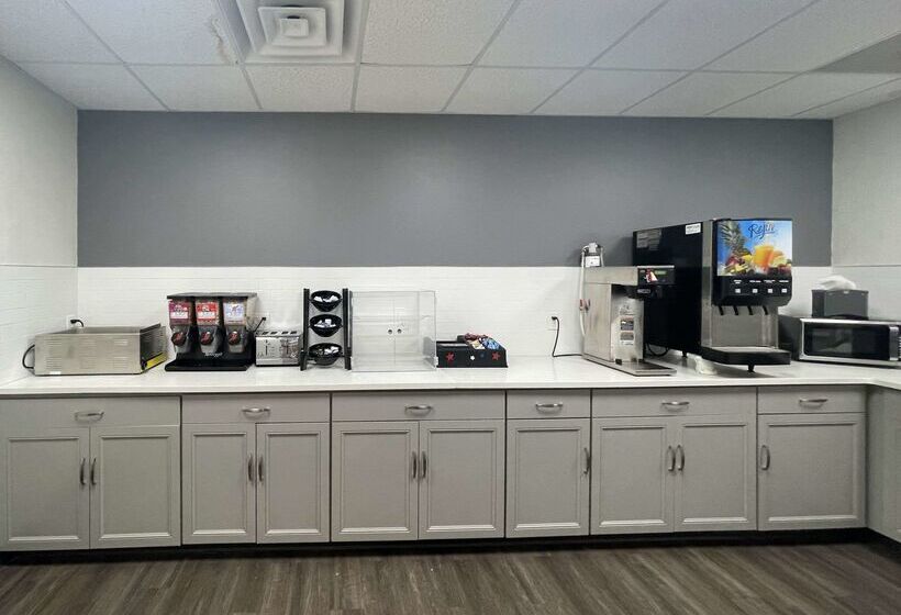 فندق Days Inn By Wyndham Manitowoc