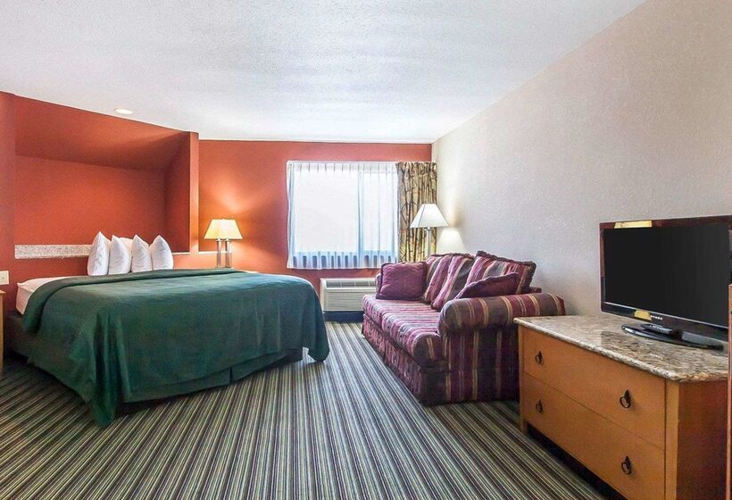 בית מלון כפרי Econo Lodge Inn & Suites