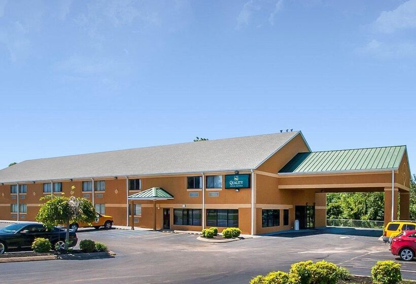 בית מלון כפרי Econo Lodge Inn & Suites