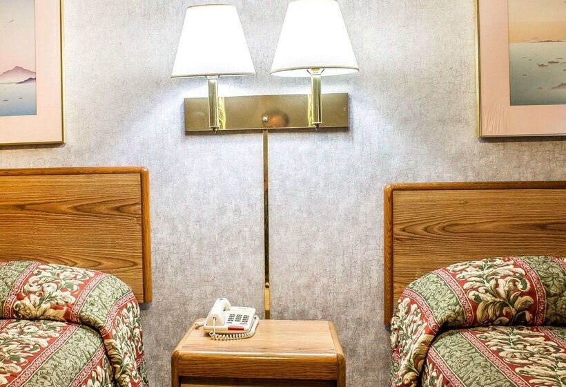 호텔 Rodeway Inn Moosic  Scranton