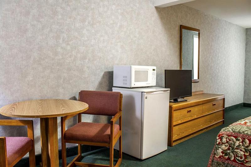 호텔 Rodeway Inn Moosic  Scranton